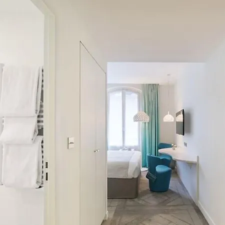 Gare De L'est, An Ihg 4*