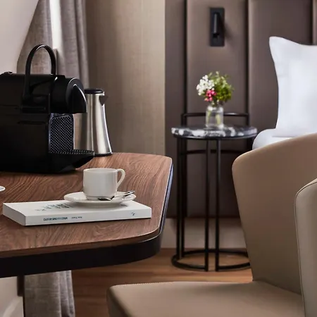Hotel Gare De L'est, An Ihg 4*