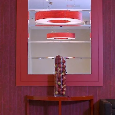 Gare De L'est, An Ihg 4* París